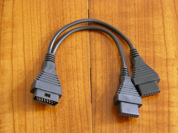 Two-player-adaptor
